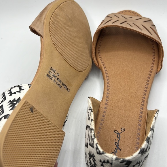 Woman’s Boho Sandals - Picture 7 of 8